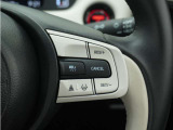 ◆アダプティブクルーズコントロール◆予め設定した車速内でクルマが自動的に加減速。前走車との適切な車間距離を維持しながら追従走行します。【LKAS】車線維持支援システムでステアリング操作を支援。
