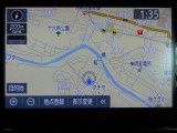 純正ナビを装備。タッチパネル式で使いやすく、お出かけもラクラクです。