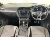 様々なシーンで活躍してくれる多機能なSUV。快適性と安全性を兼ね備えドライバーと車に一体感を。