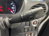 【オートライト】周りの明るさに応じて自動でヘッドライトの点灯・消灯ができる機能です!ライトの付け忘れ・消し忘れなどが無くなり、雨の日や夕方の走行も安心!トンネル通過時も便利ですね♪
