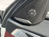 ハーマンカードンスピーカーが付いております。