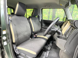 運転席シート廻りは使用感も少なく、良好な状態となっています。前オーナー様が丁寧に使っていたことがよくわかりますね。