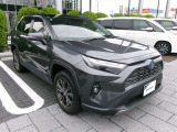 広々とした車内空間に優れた燃費性能。更にデザインも上質で人気のお車です!