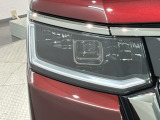 LEDヘッドライトは、点灯の瞬間から最大光量を発揮し、突然暗くなるトンネルなどでの安定感を高めます。