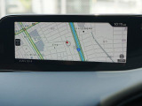 マツダコネクトの8.8インチワイドセンターディスプレイです。『Android Auto』『Apple CarPlay』や独自のコネクテッドサービスに対応したインターフェイスシステムです。