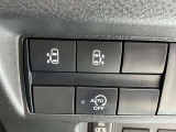 左右オートスライドドア装備。開口部も広くとってります。狭い駐車場、雨の日での乗り降りもしやすくなります。今や人気の装備の一つです!