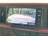 【バックカメラ】駐車時に後方がリアルタイム映像で確認できます。大型商業施設や立体駐車場での駐車時や、夜間のバック時に大活躍!運転スキルに関わらず、今や必須となった装備のひとつです!