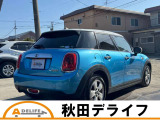 リヤビューもスタイリッシュです!