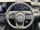 インテリアに合わせたデザインのステアリングは、運転される方のことも考え、運転しやすい形状、大きさです。是非一度、実際に触ってお確かめください。