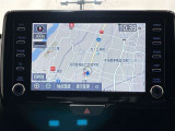純正ナビを装備。タッチパネル式で使いやすく、お出かけもラクラクです。