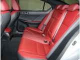 L-TEXシート。高級感ある内装で運転をより快適にします。