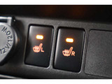 シートヒーター装備付き車!!座席に埋め込まれた電熱線によりシートを暖めることが出来る装備で、温められたシートは、寒い冬には最適です!!