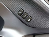 運転席にパワーシートが装備されています。