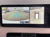 アラウンドビューモニター。真上から車を見たようにモニターで確認ができる装備です。是非実際の車で体感してみてください。