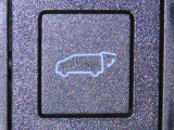 パワーバックドアを装備しております。