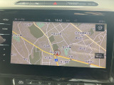 タッチスクリーンを採用。従来のナビゲーションシステムの域を超える、車両を総合的に管理するインフォテイメントシステムです。