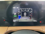 視認性の高いメーターで運転情報を的確に把握できます!
