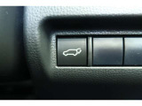 【パワーバックドア】車内に設置したスイッチやパワーバックドアのスイッチを押すことで、リアゲートの開閉が自動!!