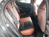 マツダ車はもちろんのこと、他銘柄のお車も豊富に展示中!!あなたにぴったりのお車が見つかるはず!米子マツダ中古車スタッフ全員でお待ちしております♪