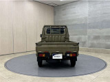 リヤ、後ろから見るとまた車の印象が変わってきますね☆☆
