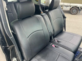 運転席まわりには十分なスペースがあり、大柄な方でもゆったり運転していただける環境です。