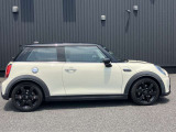 MINI正規ディーラーならではの品質の高い認定中古車を常時20台以上展示しております。