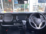 全体を見渡しやすく、広い視界で運転できます。