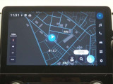 ディスプレイオーディオ(コネクティッドナビ対応)PLUS搭載。T-Connectご契約で2028年1月まで無償で利用できるナビ(期限到来後は有償)と、解約後も利用できる車載ナビが搭載されています。