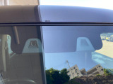 【衝突被害軽減ブレーキ】前方の車両や歩行者を検知し、ブザー音や表示によって警告!衝突の可能性が高まるとブレーキ踏力をアシストしてくれますが、あくまでもサポートですので運転手の判断・操作が大事です☆