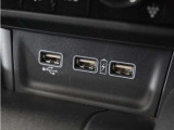 ◆USBチャージャー◆スマートフォンの充電等にも便利なUSBチャージャー!使いやすい場所に装備されています。