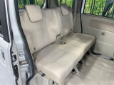 【電動サイドステップ】車高の高いお車でも、これがあれば小さいお子様の乗り降りも楽々♪スライドドアと連動して作動する為、煩わしい操作は不要です!