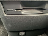 CD、DVD挿入部です