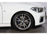 BMW認定中古車は360&deg;チェックリストに従い徹底的にチェック致します。機械的な箇所や電気系、コンピュータなどを詳細に点検。交換基準に達した部品は整備した後にご納車致します。