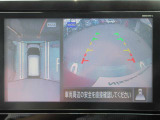 ナビ画面にアラウンドビュ-モニタ-の映像を映し出しています。  狭い場所での車庫入れをサポ-トしてくれる便利アイテムです。