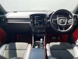 XC40 B4 AWD Rデザイン 4WD 