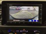 【バックカメラ】運転が苦手な方も車庫入れラクラクです!ギアをリバースに入れれば自動的に切り換わりますので、面倒な操作は不要です♪狭い駐車場もお車を傷つけず安心ですね!