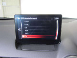 CD/DVD再生プレーヤー、Bluetooth接続はもちろんフルセグTVチューナーを装備しています。また、USB端子も備えています。