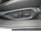 パワーシートになっておりますので、微調節が可能。運転がしやすい姿勢を取ることが出来ます。