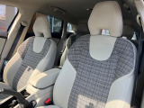 運転席シート廻りは使用感も少なく、良好な状態となっています。前オーナー様が丁寧に使っていたことがよくわかりますね。