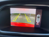 【パークアシスト・カメラ】駐車時に後方がリアルタイム映像で確認できます。大型商業施設や立体駐車場での駐車時や、夜間のバック時に大活躍!運転スキルに関わらず、今や必須となった装備のひとつです!