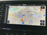タッチスクリーンを採用。従来のナビゲーションシステムの域を超える、車両を総合的に管理するインフォテイメントシステムです。
