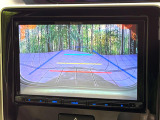 【バックカメラ】駐車時に後方がリアルタイム映像で確認できます。大型商業施設や立体駐車場での駐車時や、夜間のバック時に大活躍!運転スキルに関わらず、今や必須となった装備のひとつです!