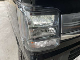 LEDヘッドライトは省電力ですが、純白光で驚くほど明るく夜道を照らしてくれます。