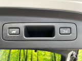 【パワーバックドア】スマートキーや運転席のボタンを押すだけでリアゲートが自動で開閉します!荷物を持っている時や、高い位置にあるバックドアを閉める際に便利な機能です♪