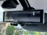 ◆◆◆インテリジェントルームミラーです。乗員、ヘッドレスト、積載物などで遮られがちなルームミラーの後方視界を車両後方にあるカメラの画像を映し出しいつもクリアに保ちます。