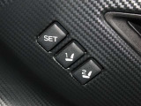 運転席のパワーシートは2名様分までメモリー機能付きです。
