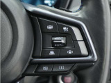 ◆アダプティブクルーズコントロール◆予め設定した車速内でクルマが自動的に加減速。前走車との適切な車間距離を維持しながら追従走行します。【LKAS】車線維持支援システムでステアリング操作を支援。