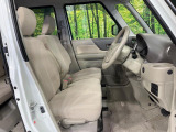 運転席シート廻りは使用感も少なく、良好な状態となっています。丁寧に使われていたことがよくわかりますね。