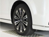 認定中古車では、厳しいHonda認定基準をクリアした厳選されたHonda認定中古車のみ、取り扱っております。「ご購入前の安心」「納車後の信頼」を車両と一緒に提供しております。