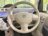 インテリアに合わせたデザインのステアリングは、運転される方のことも考え、運転しやすい形状、大きさです。是非一度、実際に触ってお確かめください。